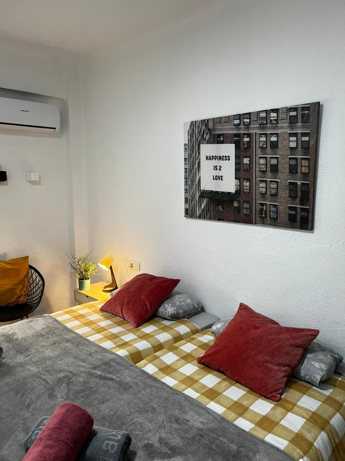 By Malagagrupos Centro Historico Parking Gratis 3 Habitaciones Exterior foto